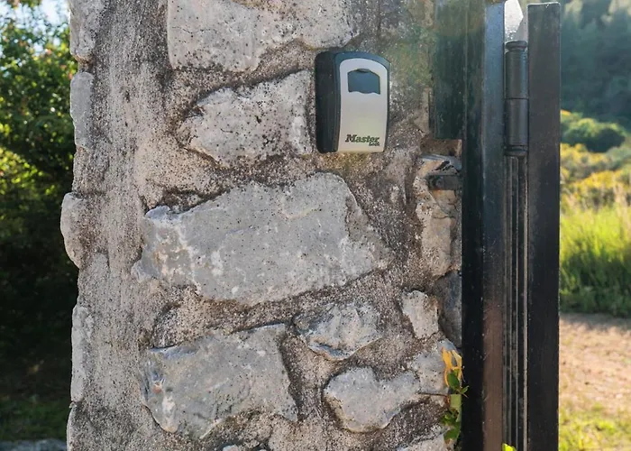 F & B Collection - Loutra Apartman *