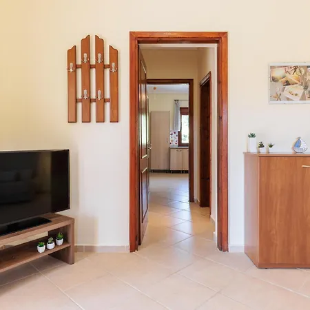 F & B Collection - Loutra