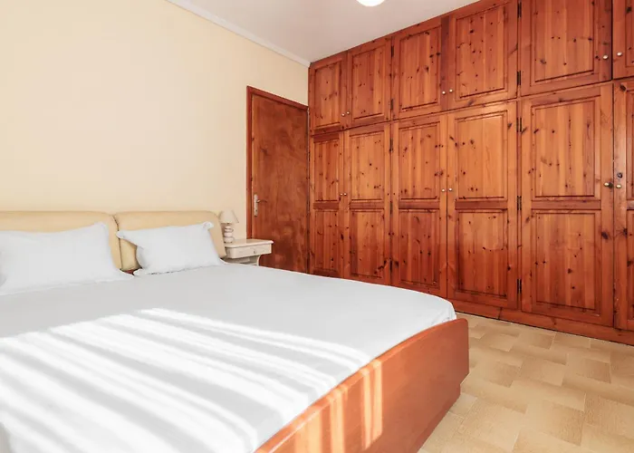 F & B Collection - Loutra